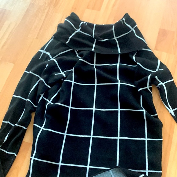 Calvin Klein cowl neck sweater - Picture 4 of 4